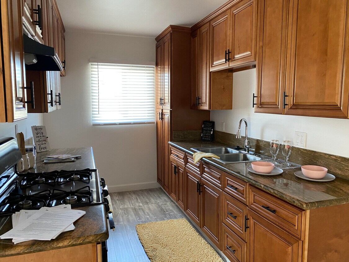 18317 Kittridge St, Reseda, CA 91335 Apartments Reseda, CA