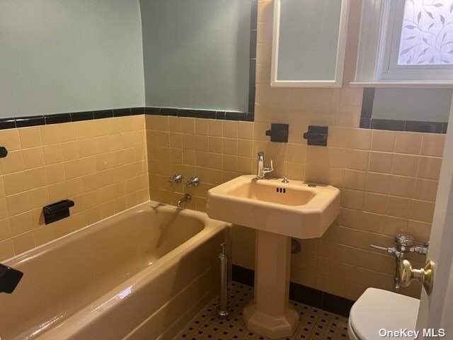 Foto del edificio - 27-15-27150 150th St