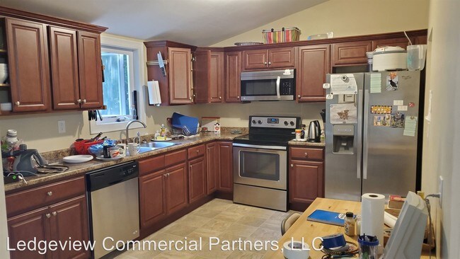 Building Photo - 3 br, 2.5 bath House - 44 Mack Hill Rd.