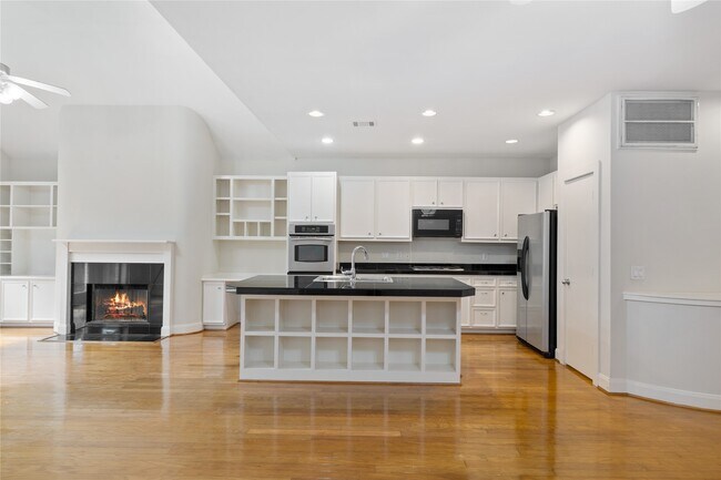 Building Photo - 9805 Marlink
