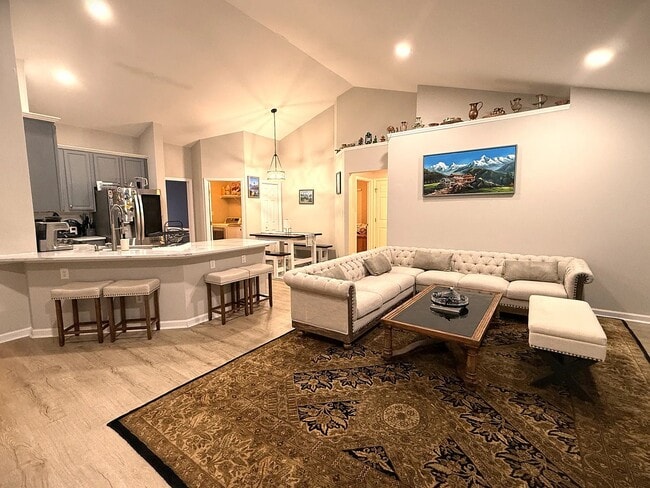 Foto del edificio - 113 Bottlebrush Ct