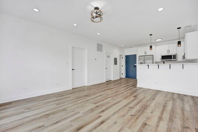 Foto del edificio - 4350 W Lawrence Ave