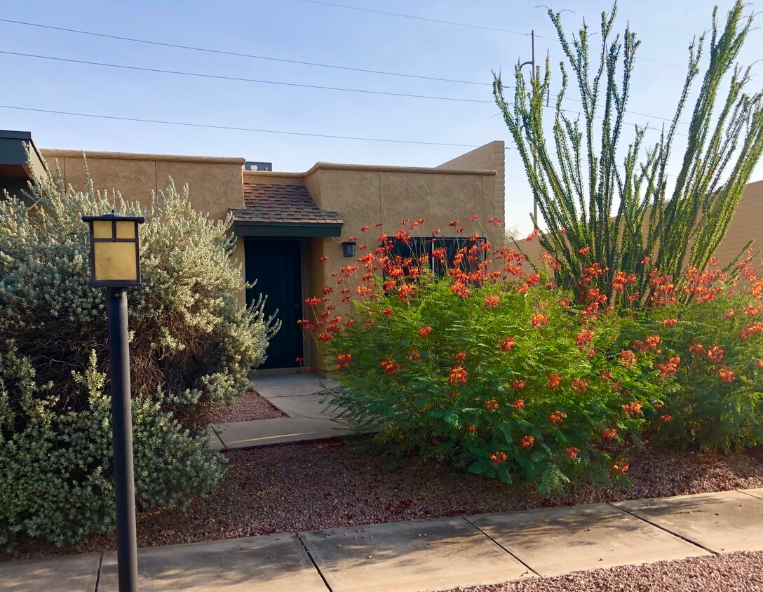 7852 E Baker St, Tucson, AZ 85710 Townhome Rentals in Tucson AZ