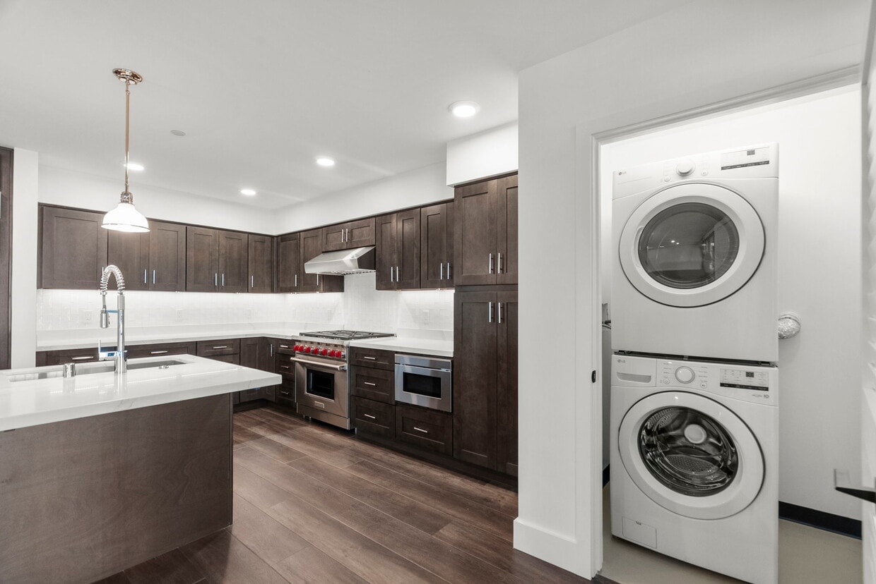 Unidad 100 - 800 Santa Barbara