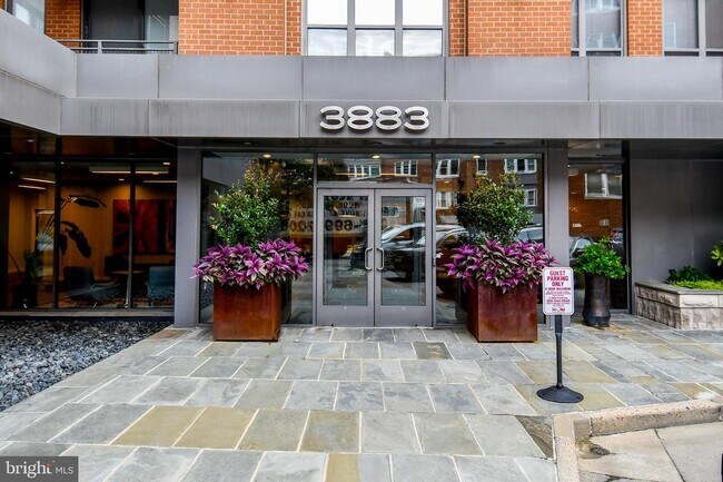 Foto del edificio - 3883 Connecticut Ave NW
