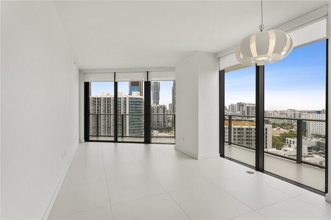 Foto del edificio - 501 NE 31st St