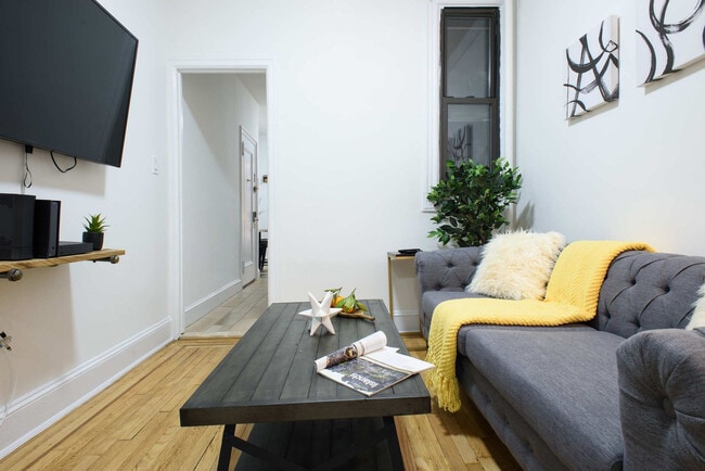 Building Photo - 1567 York Ave