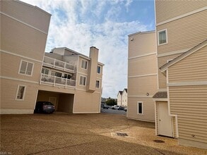 Building Photo - 2356 Bays Edge Ave