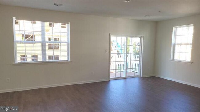 Building Photo - 9360 Seney Ln