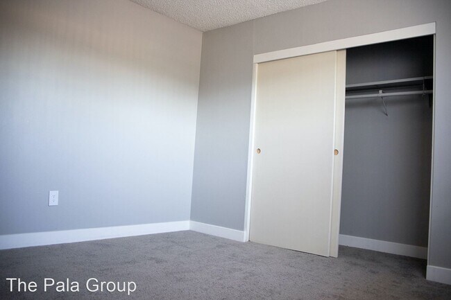 Foto del edificio - 1075 E Desert Inn Rd