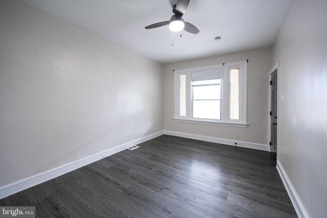 Foto del edificio - 5847 Willows Ave