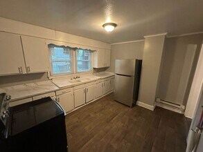 Building Photo - 519 S Trenton St