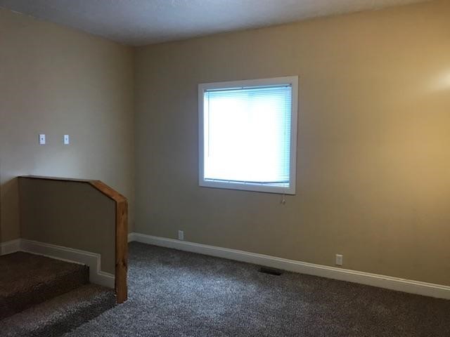 Building Photo - Wonderful home with lots of living space