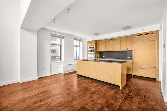 Foto del edificio - 100 W 58th St