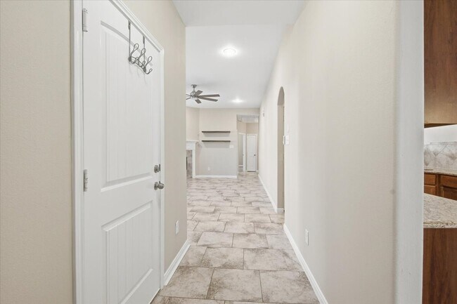 Building Photo - 3411 Country Club Blvd