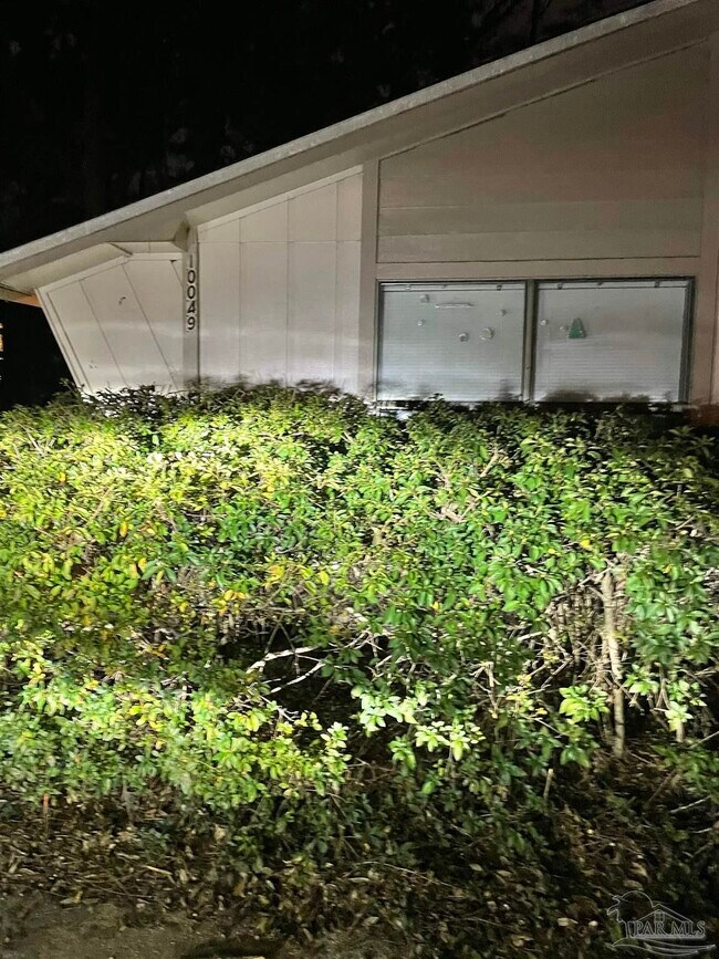 Foto del edificio - 10049 Hillview Rd