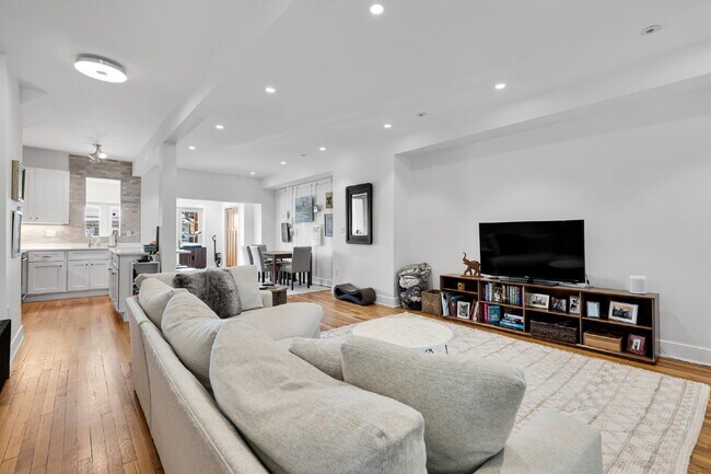 Foto del edificio - 4008 Marlboro Pl NW