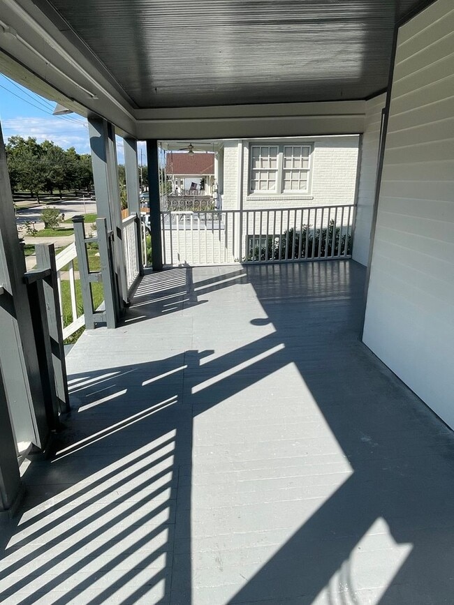 Foto del edificio - Newly Updated 1BD/1BA in Lakeview