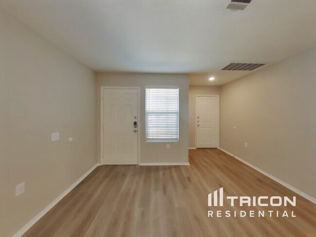 Foto del edificio - 13118 Ashworth Blvd