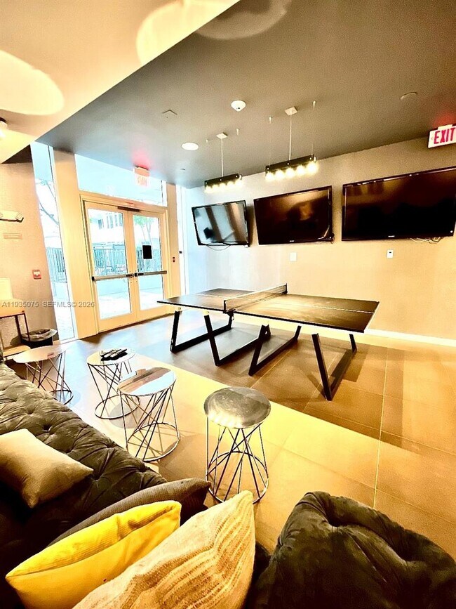 Foto del edificio - 2100 Park Ave