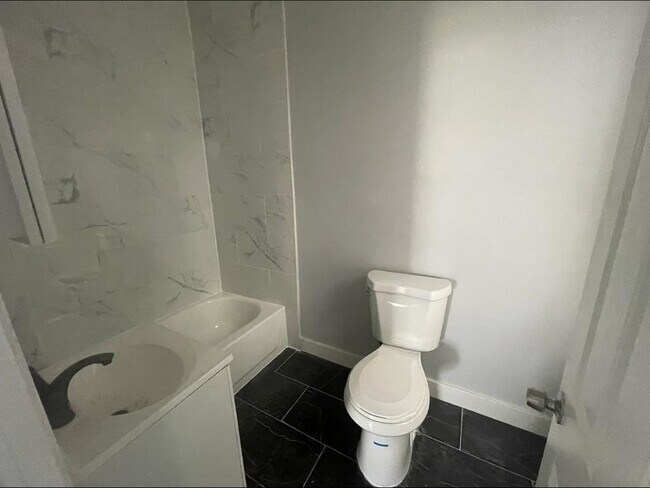 Foto del edificio - 1077 Grove St