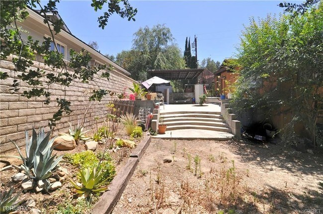 Building Photo - 2 br, 2 bath House - 3924 Black Bird Way