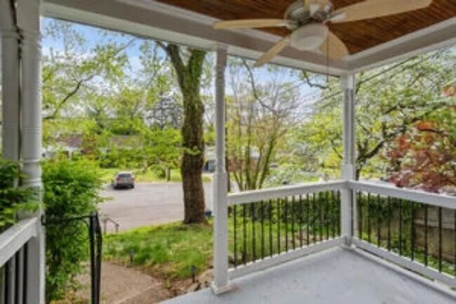 Foto del edificio - 8413 Spencer Ct
