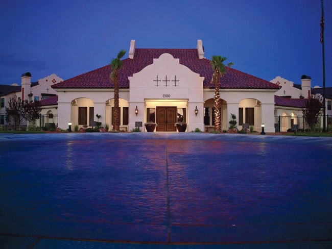 Building Photo - Las Mansiones Building Photo - Las Mansiones