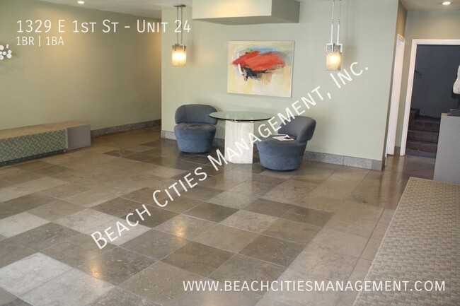 Foto del edificio - 1329 E 1st St