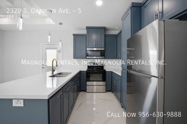 Building Photo - 2320 S Oakview Dr