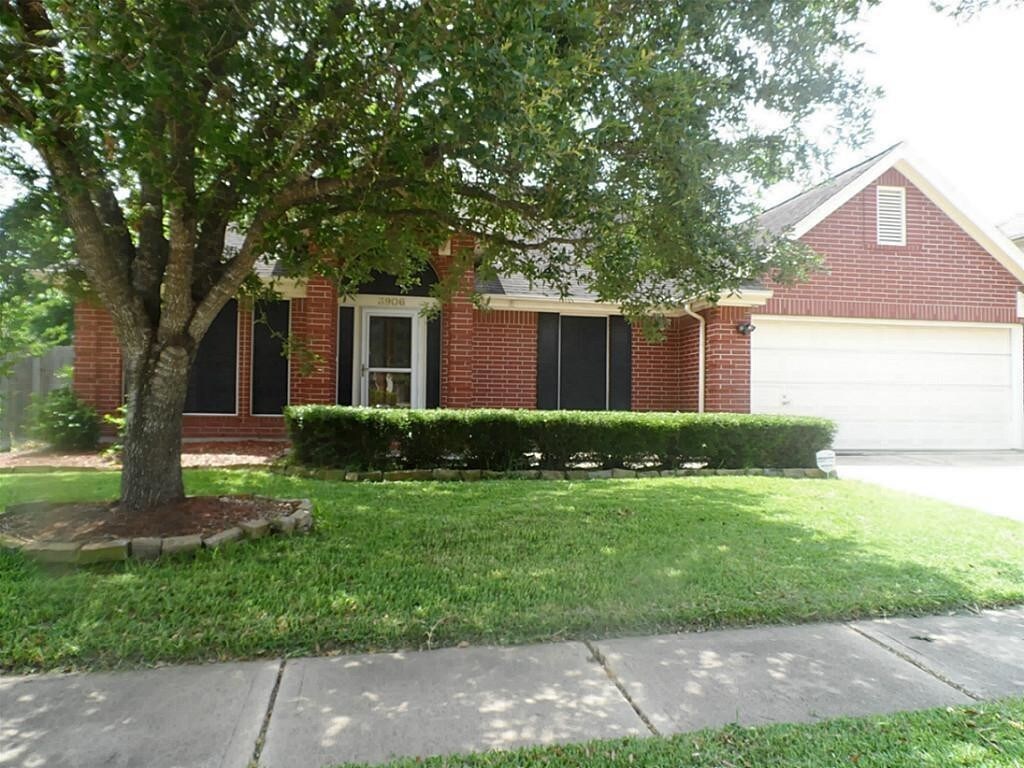 Foto principal - 3906 Oakwood Dr E