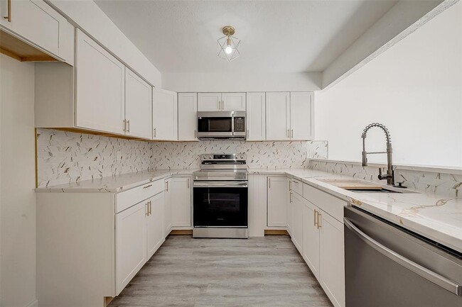 Building Photo - 12632 Newbrook Dr