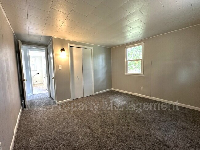 Foto del edificio - 1118 Jim Dot Dr