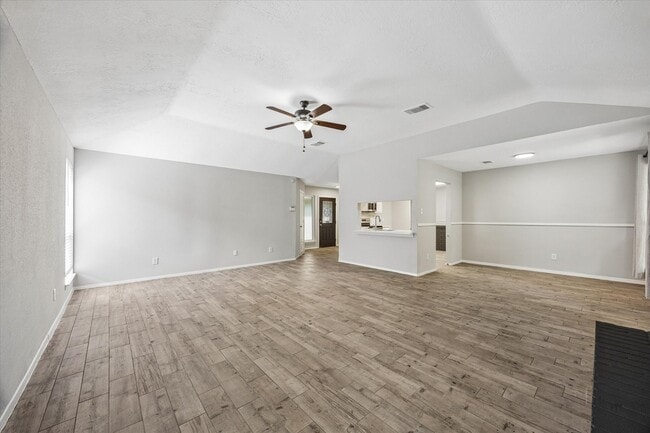 Building Photo - 16723 Colony Bend Dr