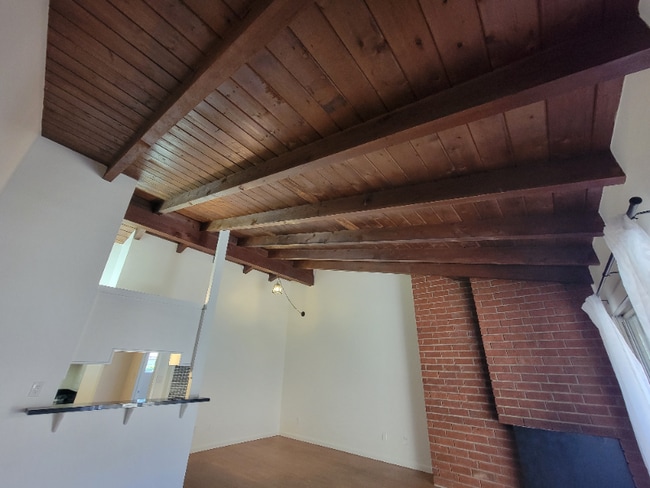 Building Photo - 7340 Ventura Canyon Ave