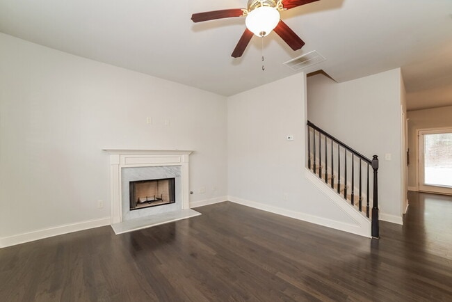 Building Photo - 89 Greatwood Ln