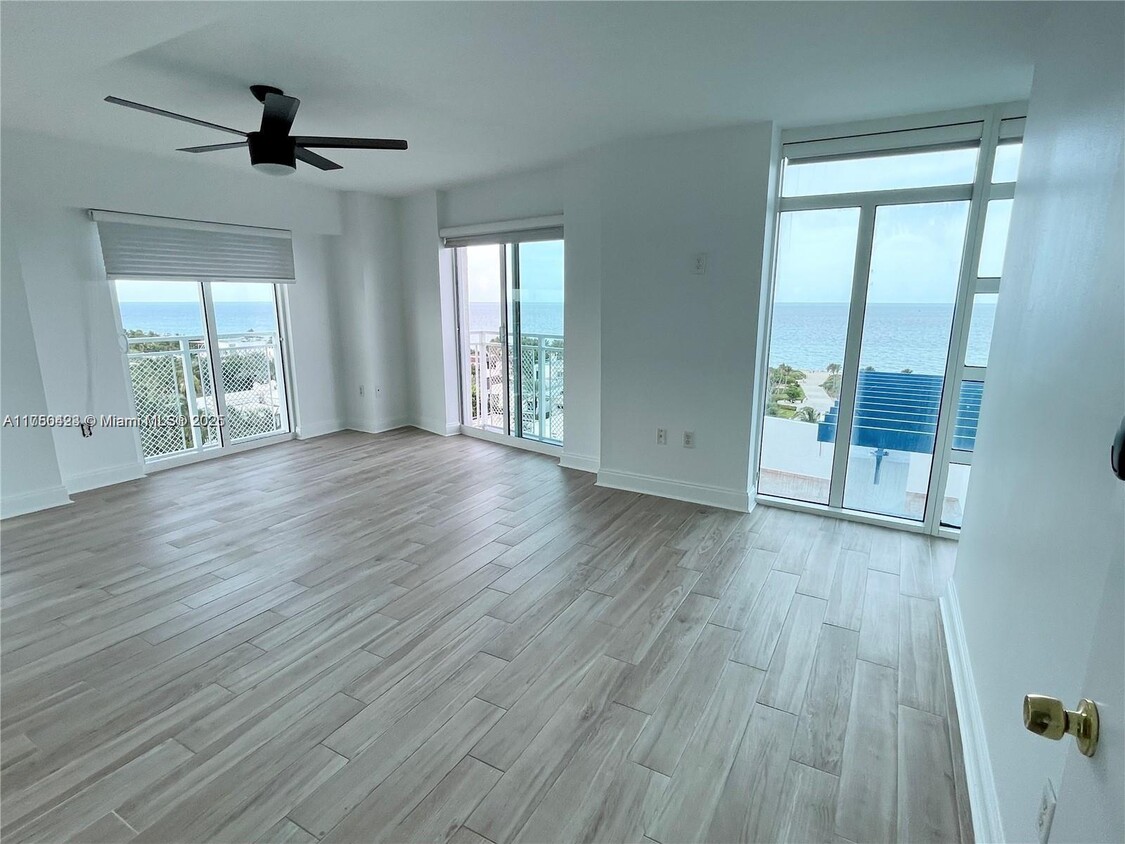 Foto principal - 7600 Collins Ave