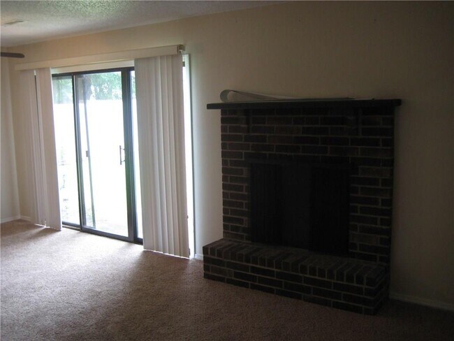Building Photo - 3601 W Beechwood Dr