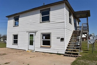Building Photo - 1005 N B St