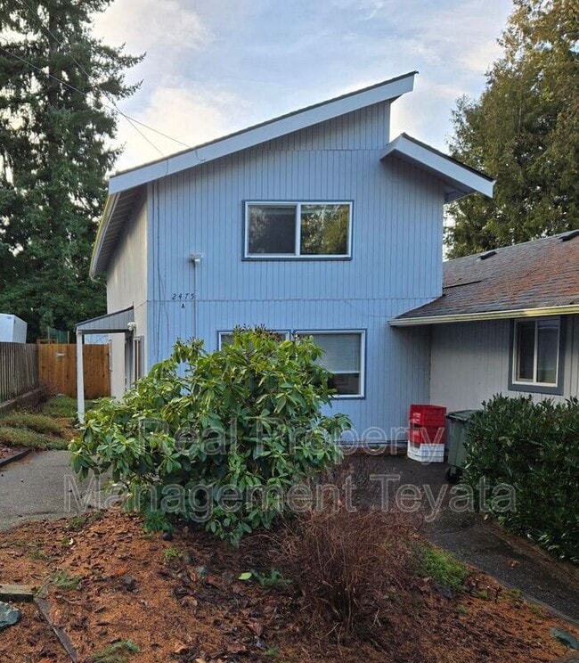 Building Photo - 2475 Yew Street Rd