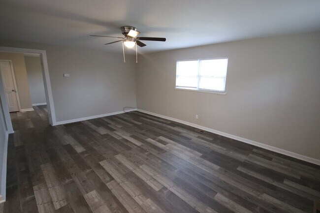 Foto del edificio - 1BD/1BA in Chickamauga - Water, trash, and...