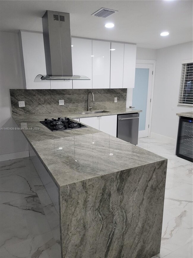 Building Photo - 5651 SW 109th Ct