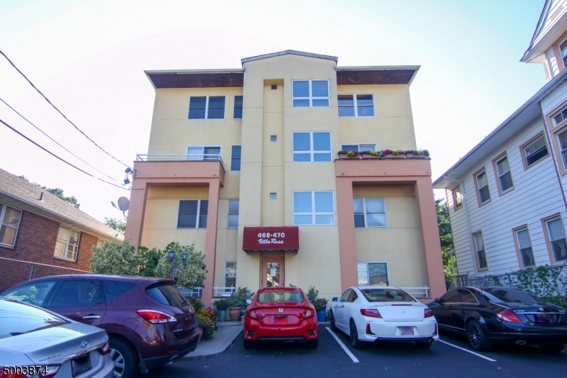 Foto principal - 468-470 Mt Prospect Ave