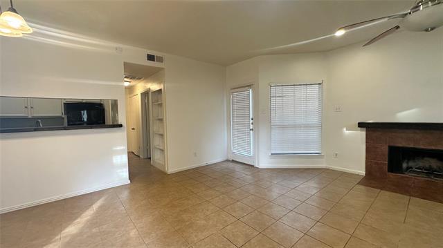 Foto del edificio - 4430 Point Blvd