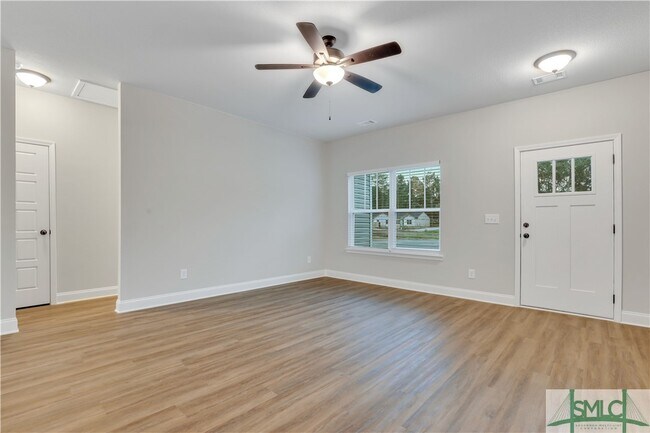 Building Photo - 124 Smithfield Dr