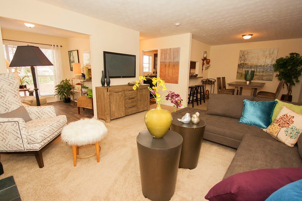 Glen Lake Apartments in Atlanta, GA