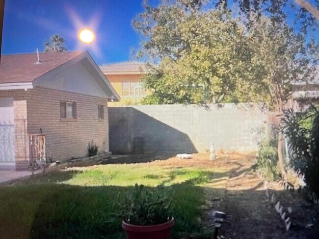 Foto del edificio - 1704 Garfield St