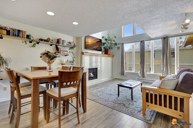Building Photo - 2101 W 29th Ave