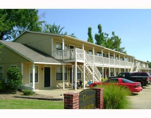Building Photo - 2748 N Barcelona Ave