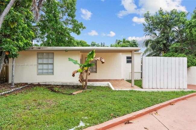 Foto del edificio - 2385 SW 17th St
